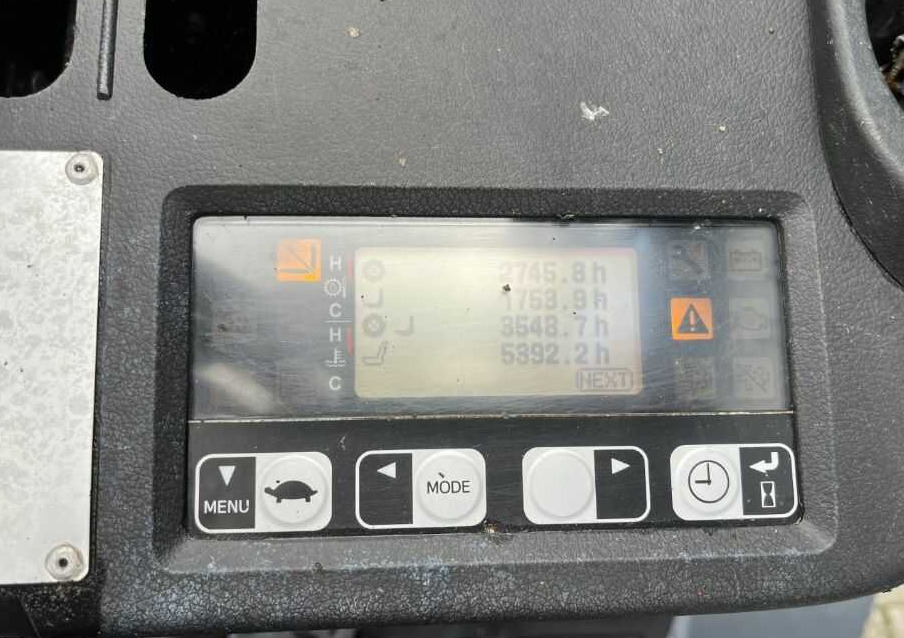 Toyota 8FGF20 - رافعة شوكية تعمل بالغاز: صور 5 Toyota 8FGF20 - رافعة شوكية تعمل بالغاز: صور 5