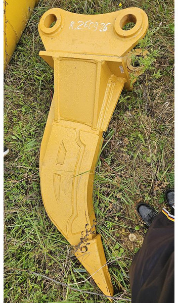 Caterpillar 320 - حراث تحت التربة: صور 1 Caterpillar 320 - حراث تحت التربة: صور 1