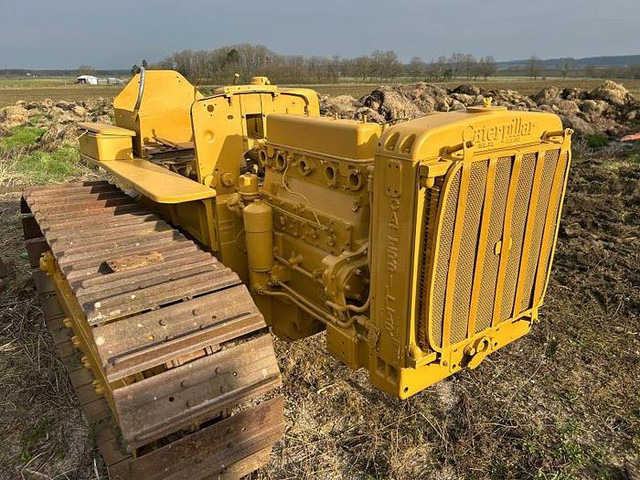 Caterpillar D4 - - بلدوزر: صور 4 Caterpillar D4 - - بلدوزر: صور 4