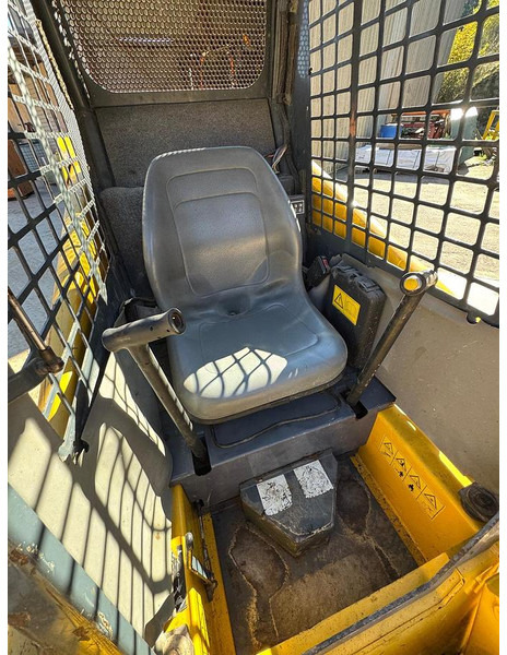 Gehl 1640 - معدات الغابات: صور 4 Gehl 1640 - معدات الغابات: صور 4