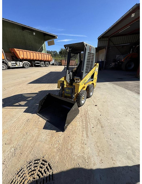 Gehl 1640 - معدات الغابات: صور 2 Gehl 1640 - معدات الغابات: صور 2