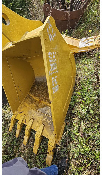 Komatsu PC200 - بكت: صور 3 Komatsu PC200 - بكت: صور 3