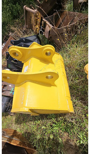 Komatsu PC200 - بكت: صور 4 Komatsu PC200 - بكت: صور 4