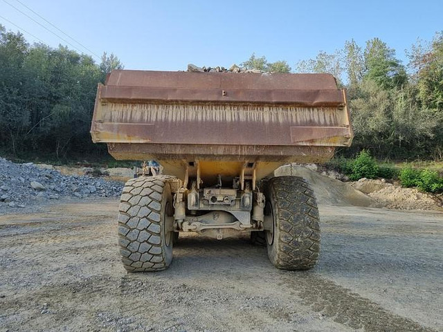 Komatsu - قلابة شاحنة: صور 4 Komatsu - قلابة شاحنة: صور 4