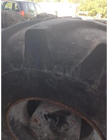 Michelin 18R19.5XF - الإطارات والجنوط: صور 2 Michelin 18R19.5XF - الإطارات والجنوط: صور 2