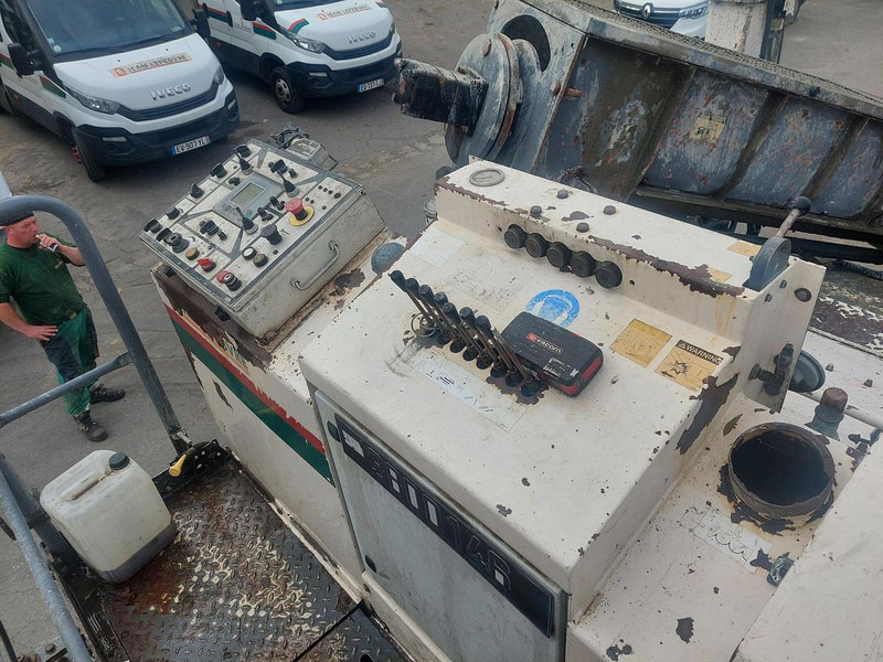 Wirtgen SP150F - معدات الخرسانة: صور 1 Wirtgen SP150F - معدات الخرسانة: صور 1