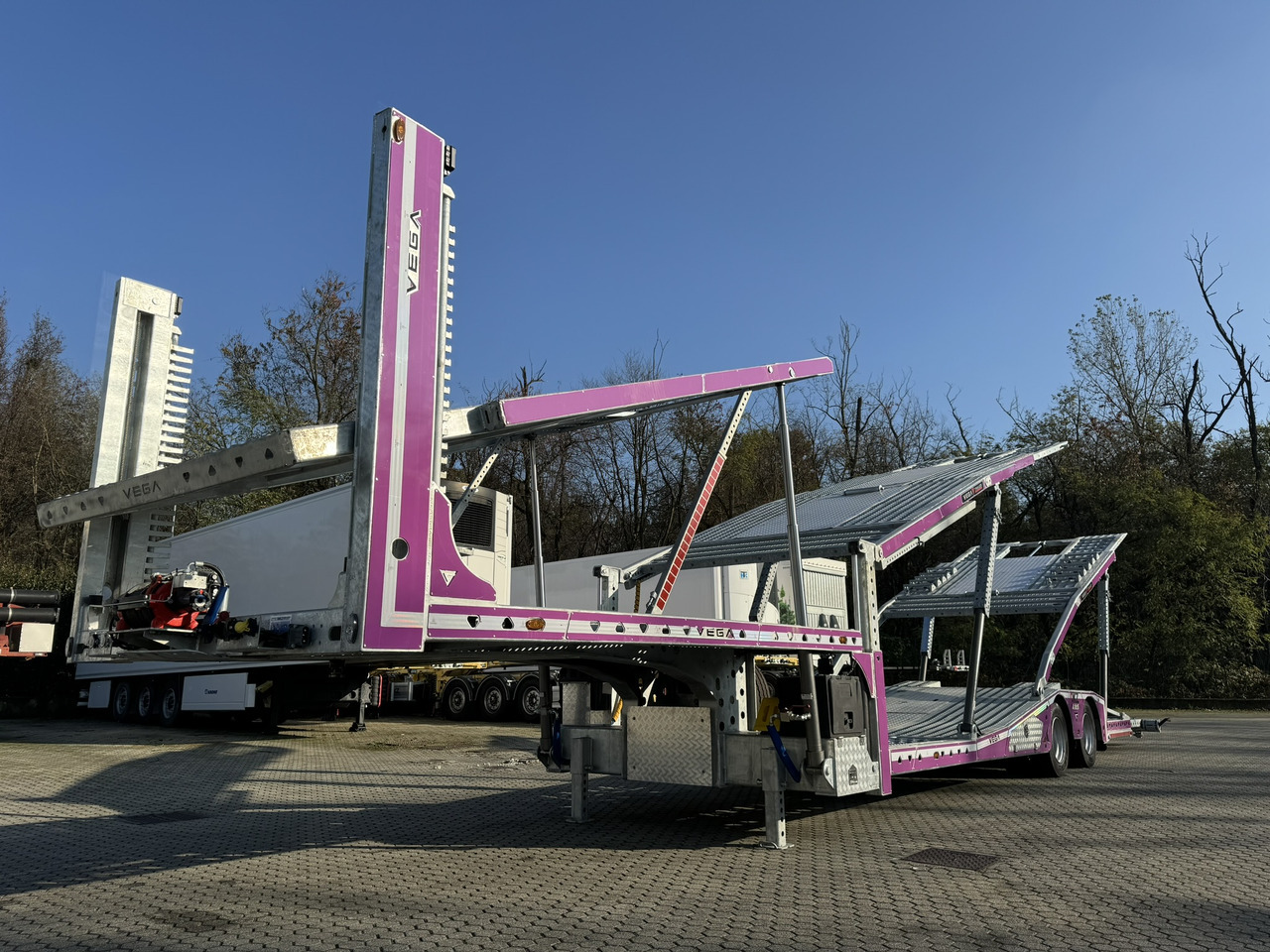 Vega Trailer 2 Axle Jeep Transporter (Vehicles) - شاحنة نقل سيارات نصف مقطورة: صور 2 Vega Trailer 2 Axle Jeep Transporter (Vehicles) - شاحنة نقل سيارات نصف مقطورة: صور 2