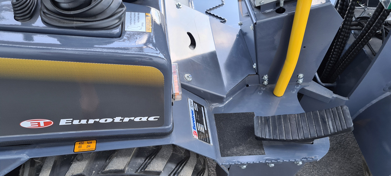 Eurotrac W10 Radlader Hoflader - لودر مفصلي صغير: صور 4 Eurotrac W10 Radlader Hoflader - لودر مفصلي صغير: صور 4