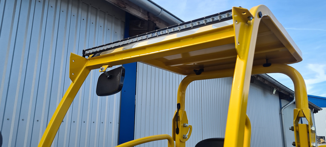 Eurotrac W11 Radlader Hoflader - لودر مفصلي صغير: صور 5 Eurotrac W11 Radlader Hoflader - لودر مفصلي صغير: صور 5