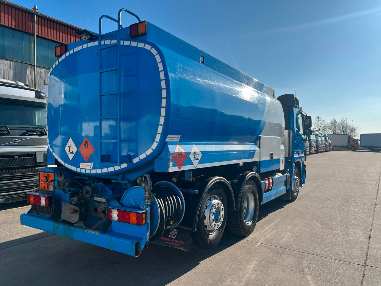 Mercedes-Benz ACTROS 2544 * 3 KAMMER * OBEN/UNTEN * LIFT * - شاحنة صهريج: صور 4 Mercedes-Benz ACTROS 2544 * 3 KAMMER * OBEN/UNTEN * LIFT * - شاحنة صهريج: صور 4