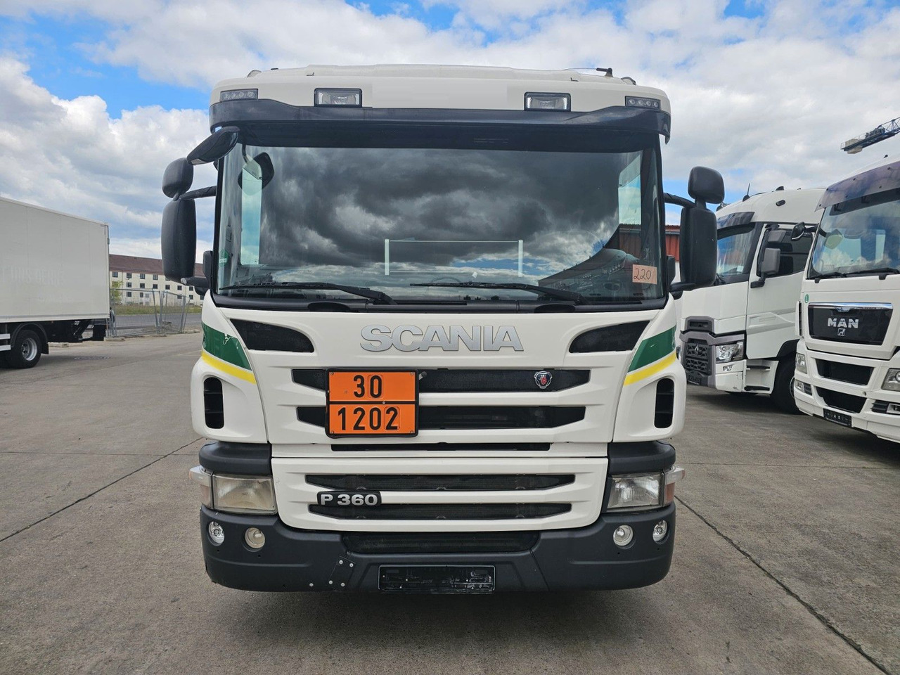 Scania P 360 * OBER/-UNTER * 3 KAMMER * BENZIN * - شاحنة صهريج: صور 2 Scania P 360 * OBER/-UNTER * 3 KAMMER * BENZIN * - شاحنة صهريج: صور 2