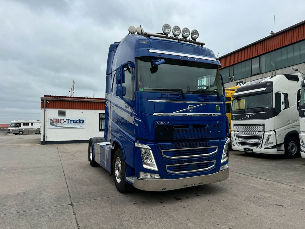 Volvo FH 540 XL *ADR*LEDER * TOP* STANDKLIMA * - شاحنة جرار: صور 1 Volvo FH 540 XL *ADR*LEDER * TOP* STANDKLIMA * - شاحنة جرار: صور 1