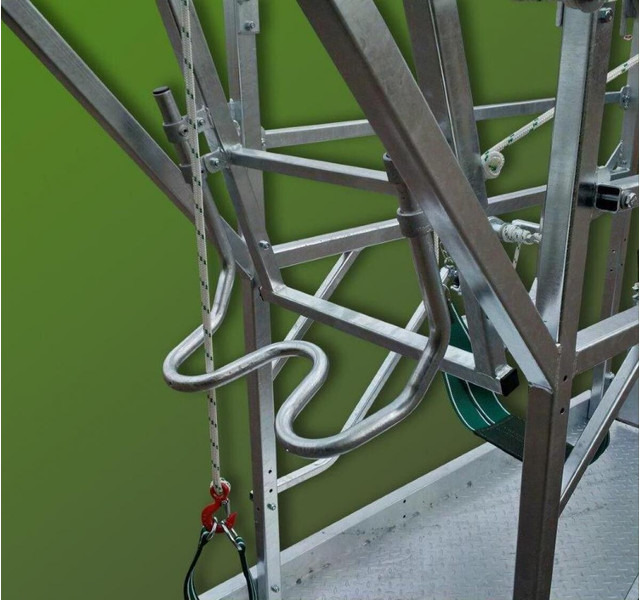 Klauwbekapbox Type L - المعدات لتربية الماشية: صور 2 Klauwbekapbox Type L - المعدات لتربية الماشية: صور 2