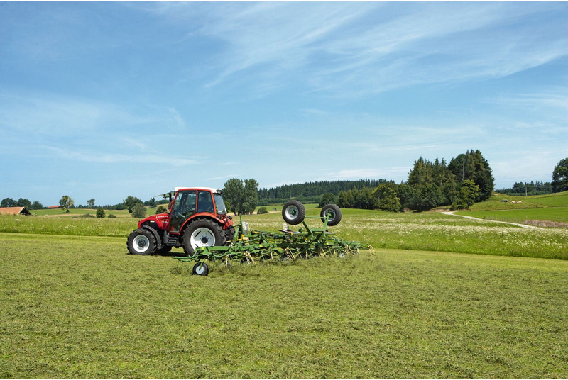 Krone getrokken schudders KWT met wielstel - لمّامَة القش: صور 2 Krone getrokken schudders KWT met wielstel - لمّامَة القش: صور 2
