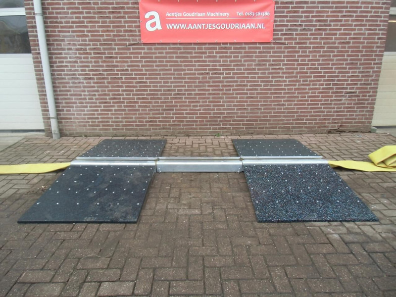 Onbekend Slangenbrug - معدات المناولة: صور 2 Onbekend Slangenbrug - معدات المناولة: صور 2