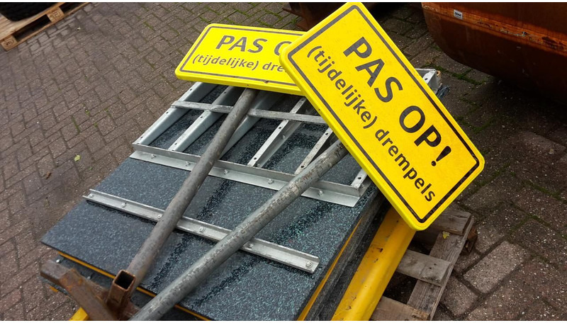 Onbekend Slangenbrug - معدات المناولة: صور 5 Onbekend Slangenbrug - معدات المناولة: صور 5