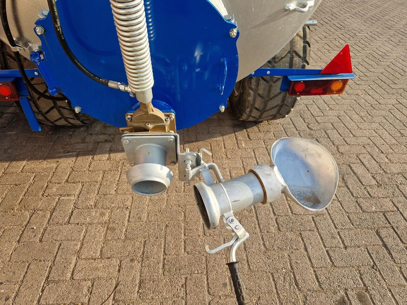 Onbekend Waterwagen - نثر السماد: صور 5 Onbekend Waterwagen - نثر السماد: صور 5
