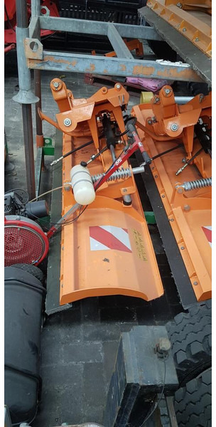 Sneeuwschuif 240 - كاسحة ثلوج: صور 1 Sneeuwschuif 240 - كاسحة ثلوج: صور 1