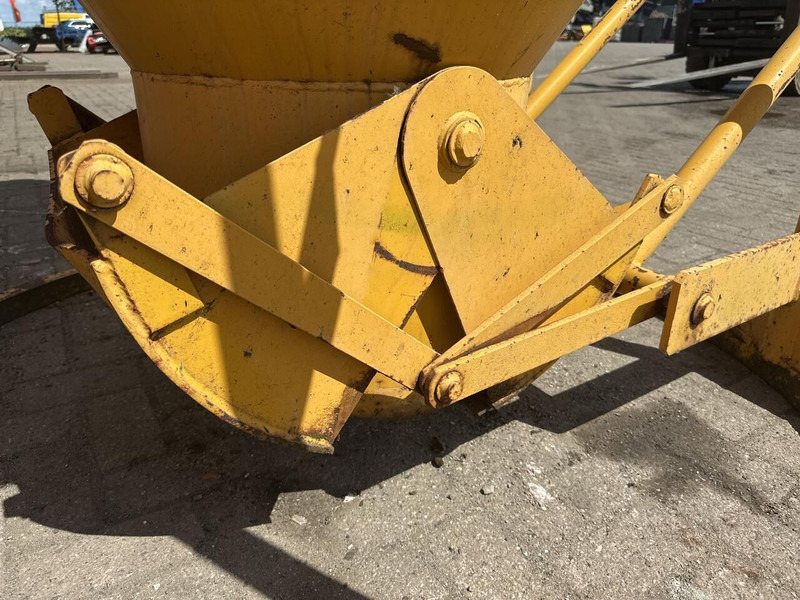 Betonstortkubel staand rond onderlosser - Gebruikt - بكت - آلات البناء: صور 5 Betonstortkubel staand rond onderlosser - Gebruikt - بكت - آلات البناء: صور 5