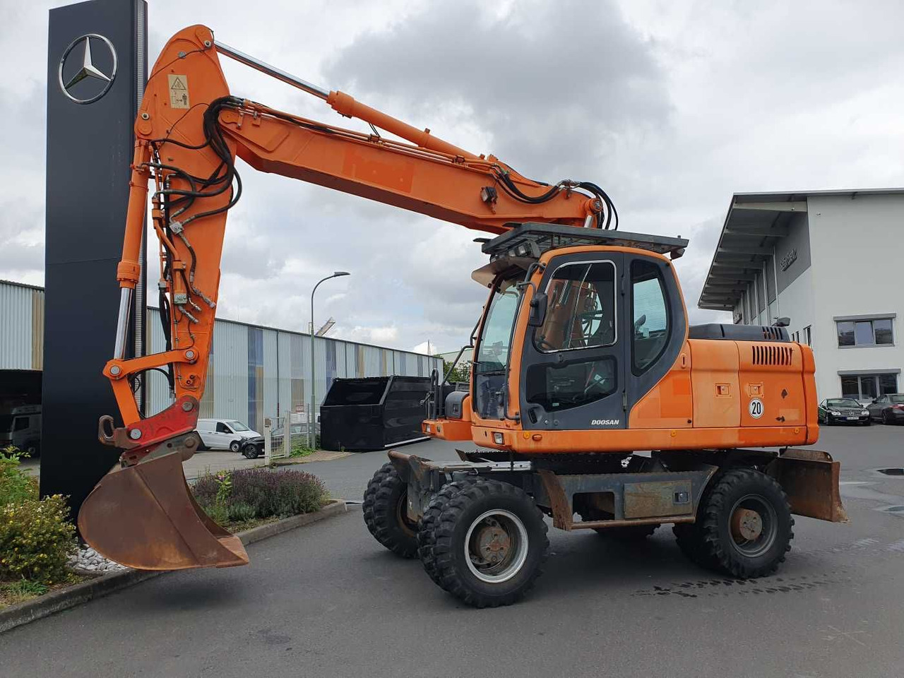 Doosan DX190W / 2008 / 12.349h / 1x Tieflöffel - حفارة على عجلات: صور 2 Doosan DX190W / 2008 / 12.349h / 1x Tieflöffel - حفارة على عجلات: صور 2