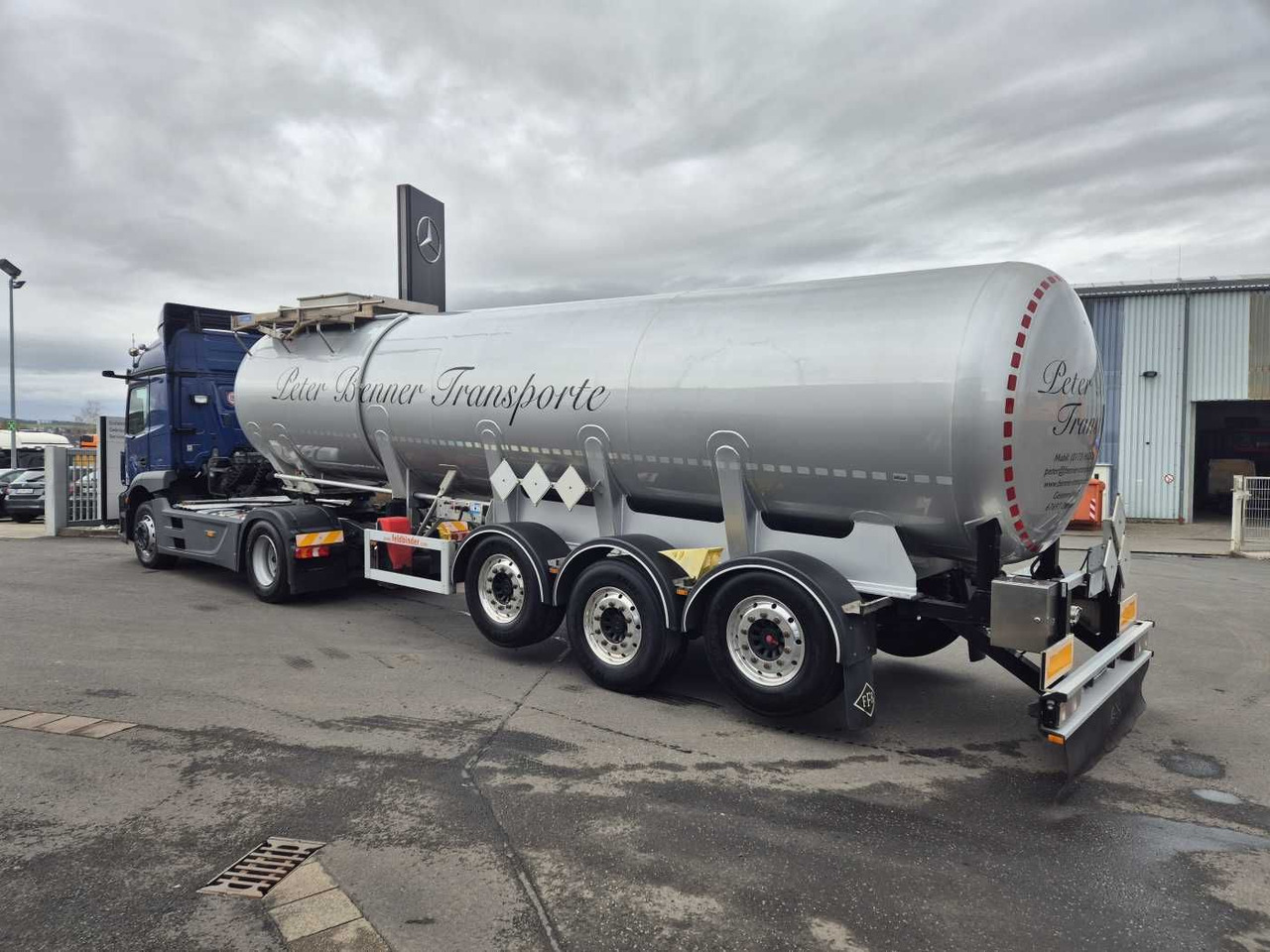 Feldbinder TSA 30.3 Gefahrgut ADR, 1 Kammer 30.000 Liter - نصف مقطورة صهريج: صور 4 Feldbinder TSA 30.3 Gefahrgut ADR, 1 Kammer 30.000 Liter - نصف مقطورة صهريج: صور 4