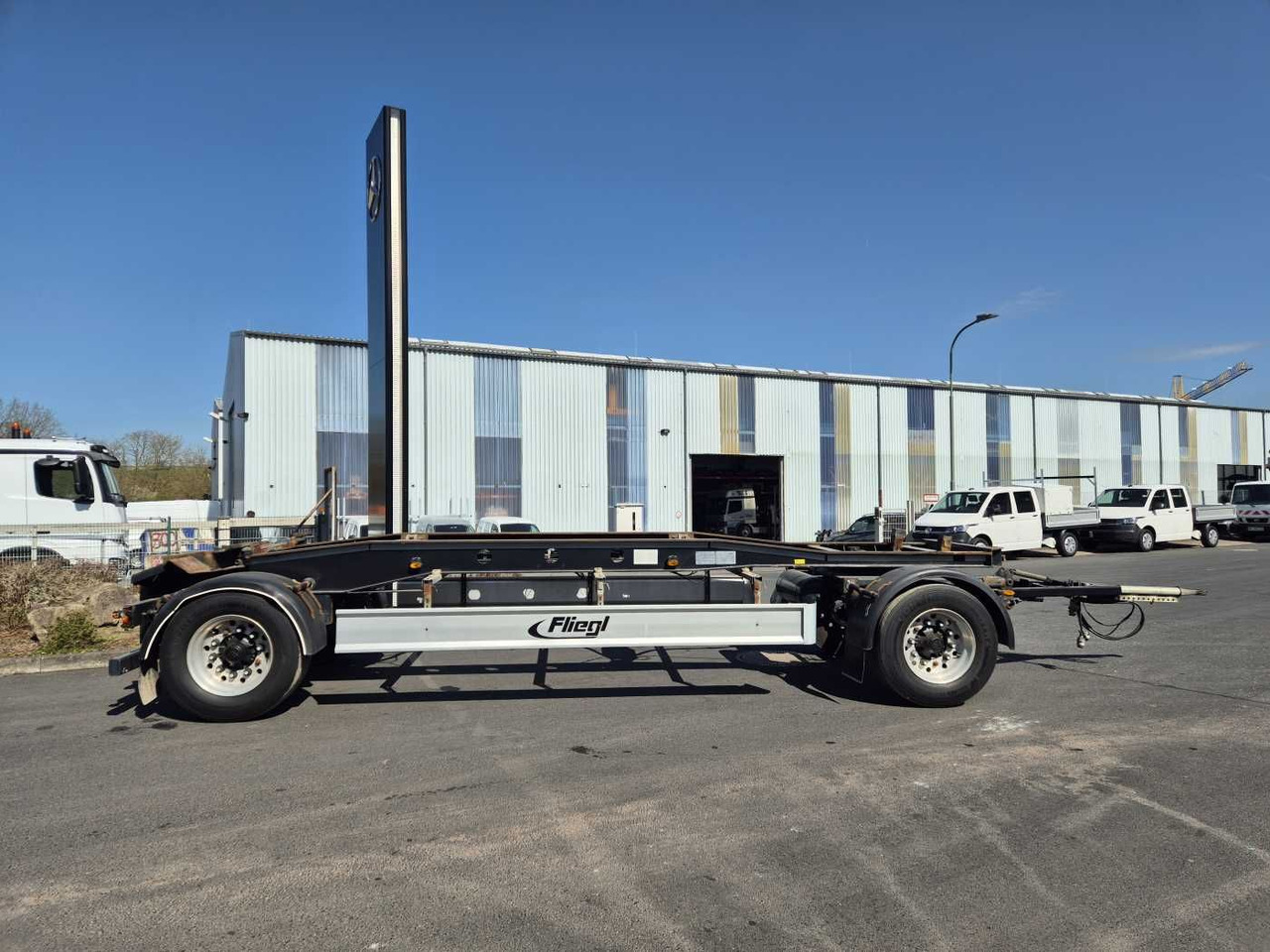 Fliegl ZPS180 Abroll-Container Tropper Pellet-Silo 22m³ Fliegl ZPS180 Abroll-Container Tropper Pellet-Silo 22m³ - مقطورة هوك ليفت/ لود لوجر: صور 5 Fliegl ZPS180 Abroll-Container Tropper Pellet-Silo 22m³ Fliegl ZPS180 Abroll-Container Tropper Pellet-Silo 22m³ - مقطورة هوك ليفت/ لود لوجر: صور 5
