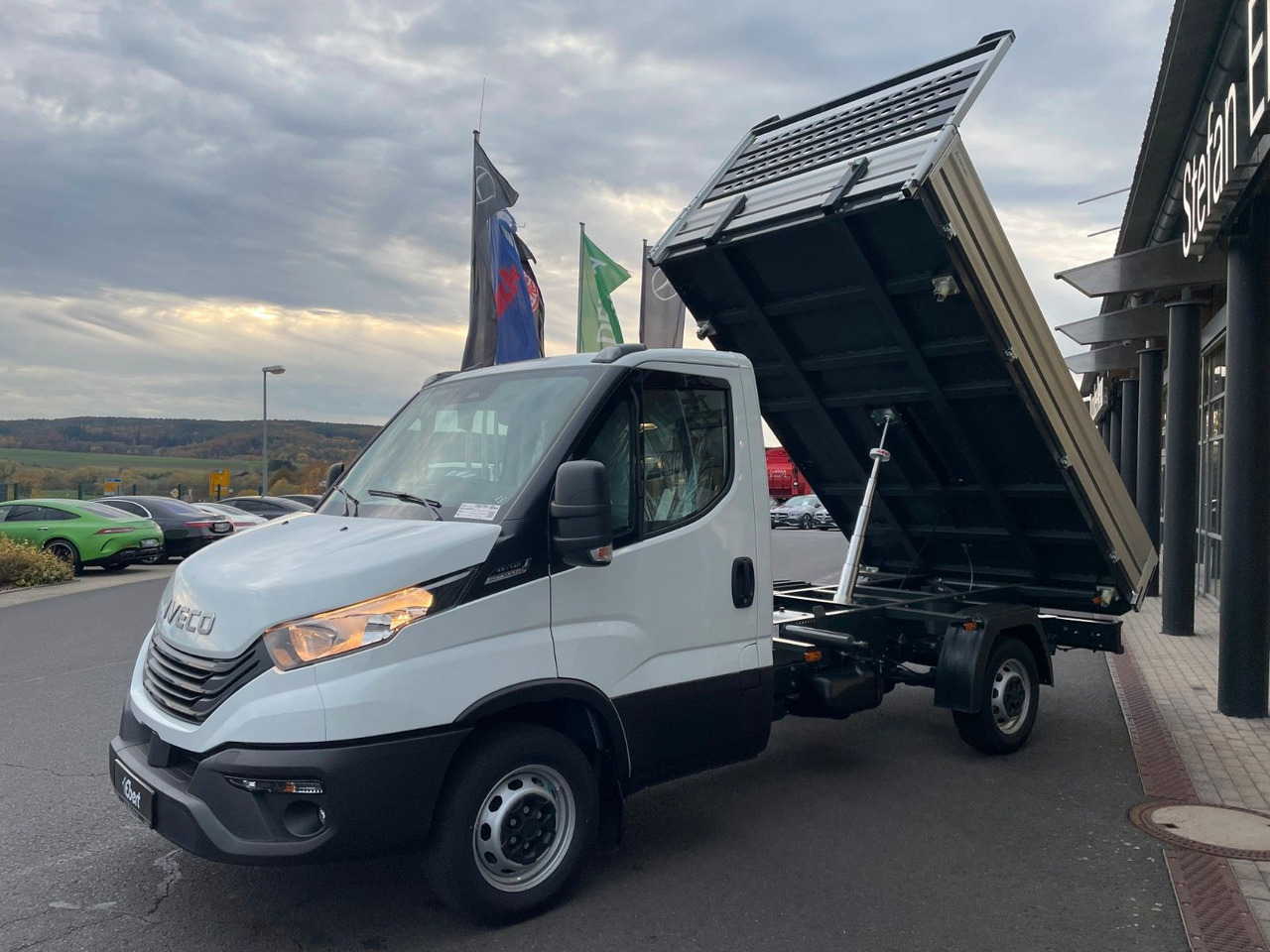 Iveco Daily 35S14 A8*R3.450mm*Automatik*Kamera*2Sitze* - قلاب صغير: صور 3 Iveco Daily 35S14 A8*R3.450mm*Automatik*Kamera*2Sitze* - قلاب صغير: صور 3