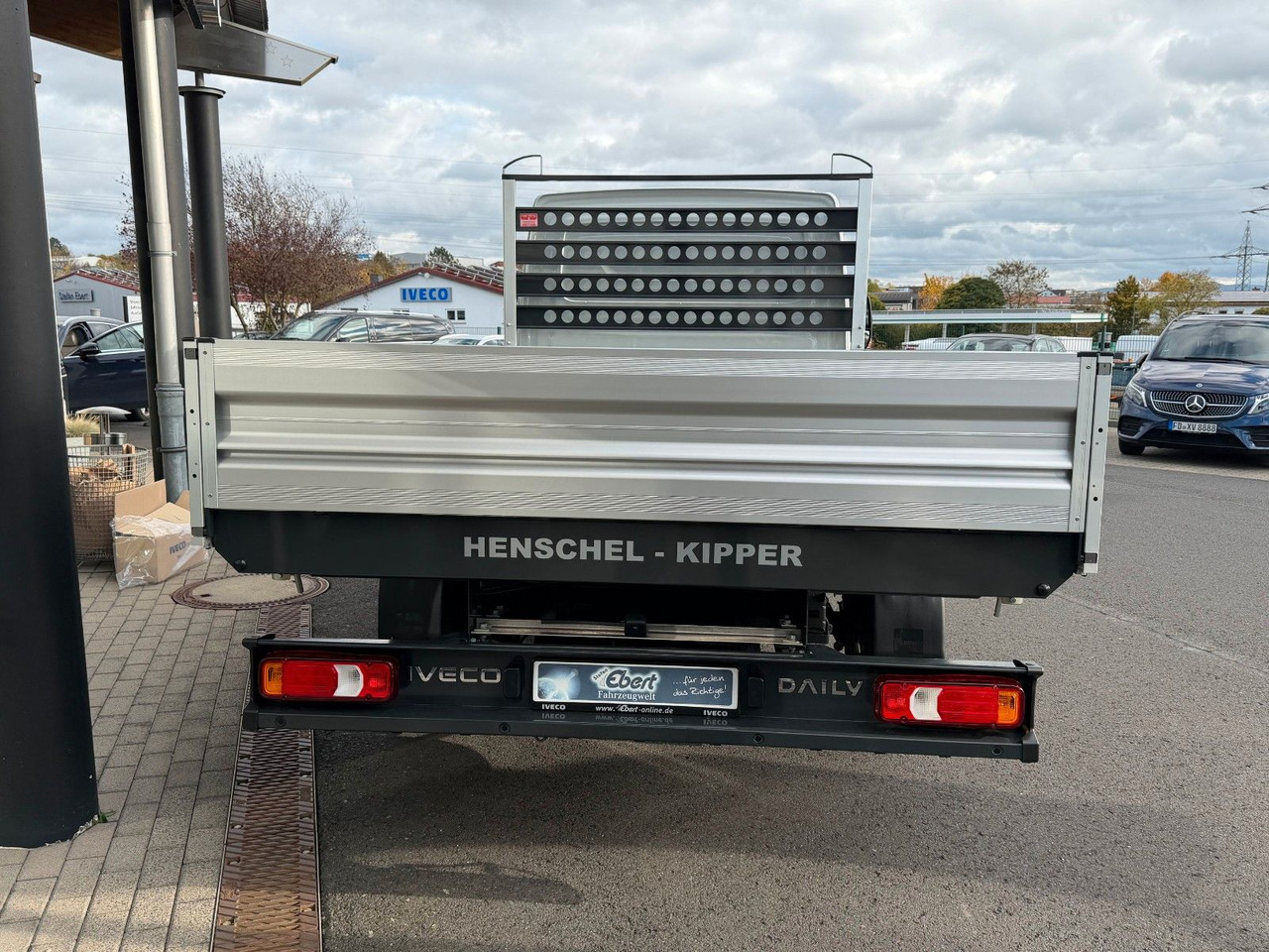 Iveco Daily 35S14 A8*R3.450mm*Automatik*Kamera*3Sitze* - قلاب صغير: صور 5 Iveco Daily 35S14 A8*R3.450mm*Automatik*Kamera*3Sitze* - قلاب صغير: صور 5