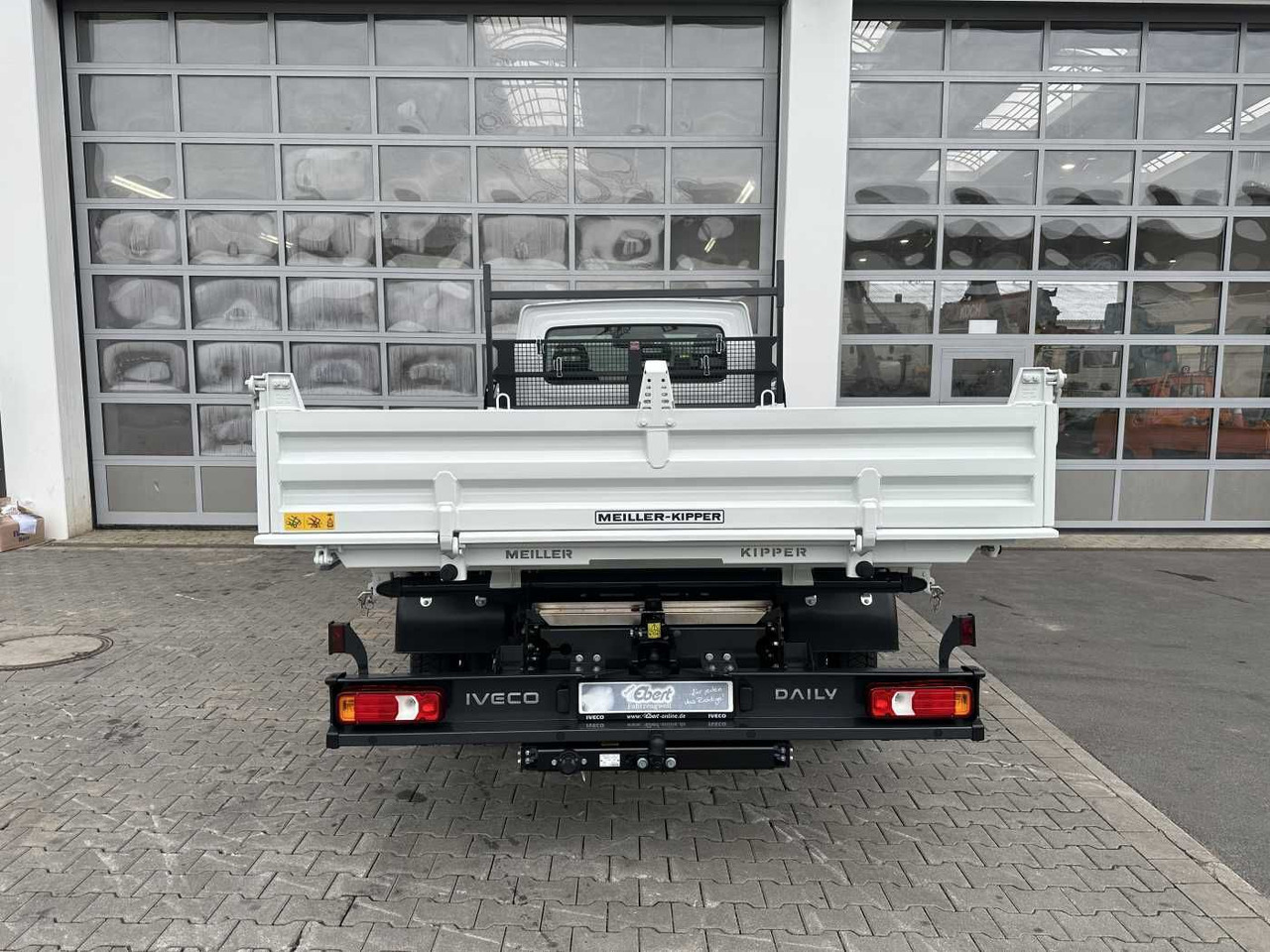 Iveco Daily 70C18H 3-S.-Kipper *R3.750mm*2xAHK* 4x - قلاب صغير: صور 5 Iveco Daily 70C18H 3-S.-Kipper *R3.750mm*2xAHK* 4x - قلاب صغير: صور 5