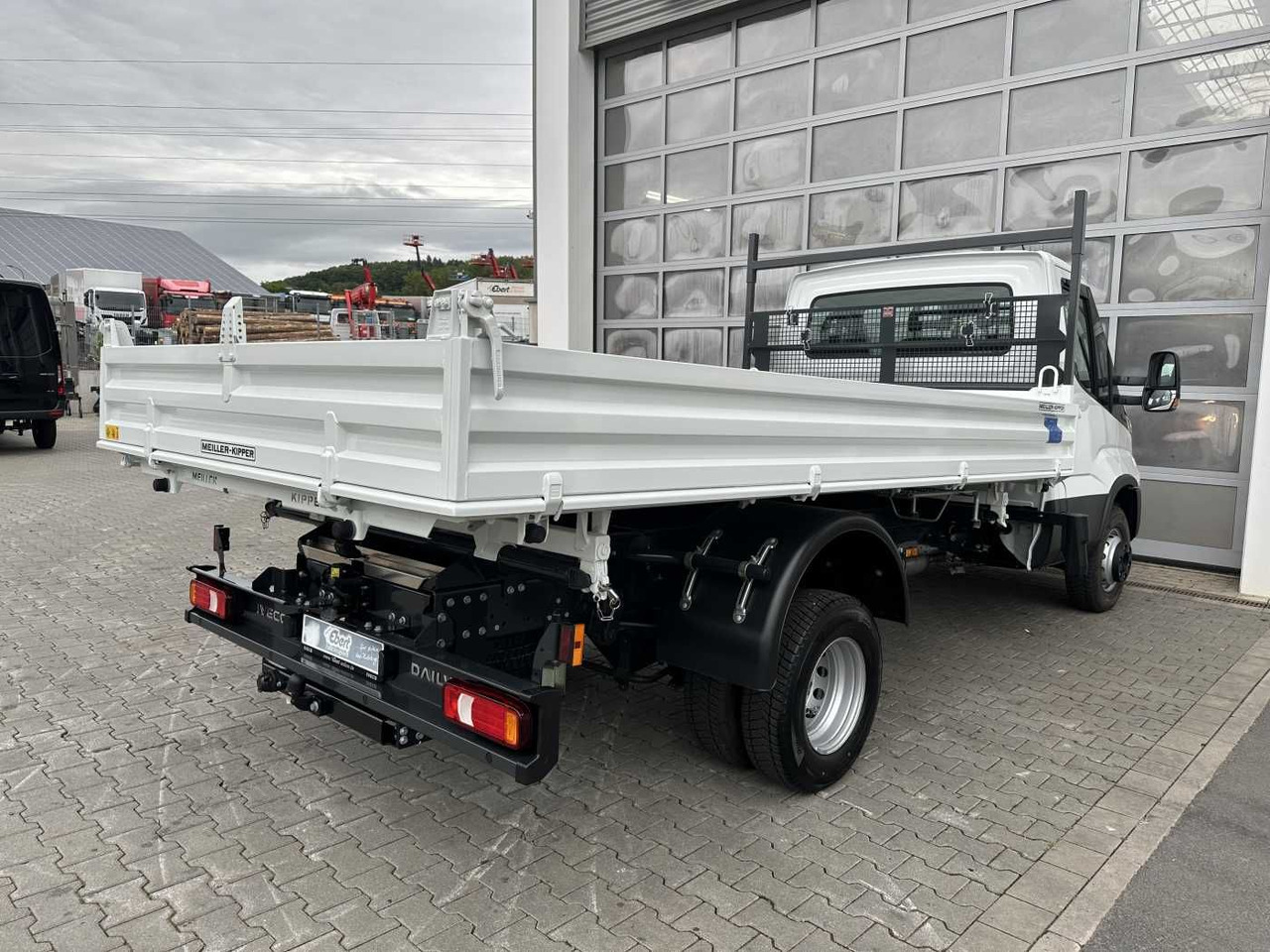 Iveco Daily 70C18H 3-S.-Kipper *R3.750mm*2xAHK* 4x - قلاب صغير: صور 4 Iveco Daily 70C18H 3-S.-Kipper *R3.750mm*2xAHK* 4x - قلاب صغير: صور 4
