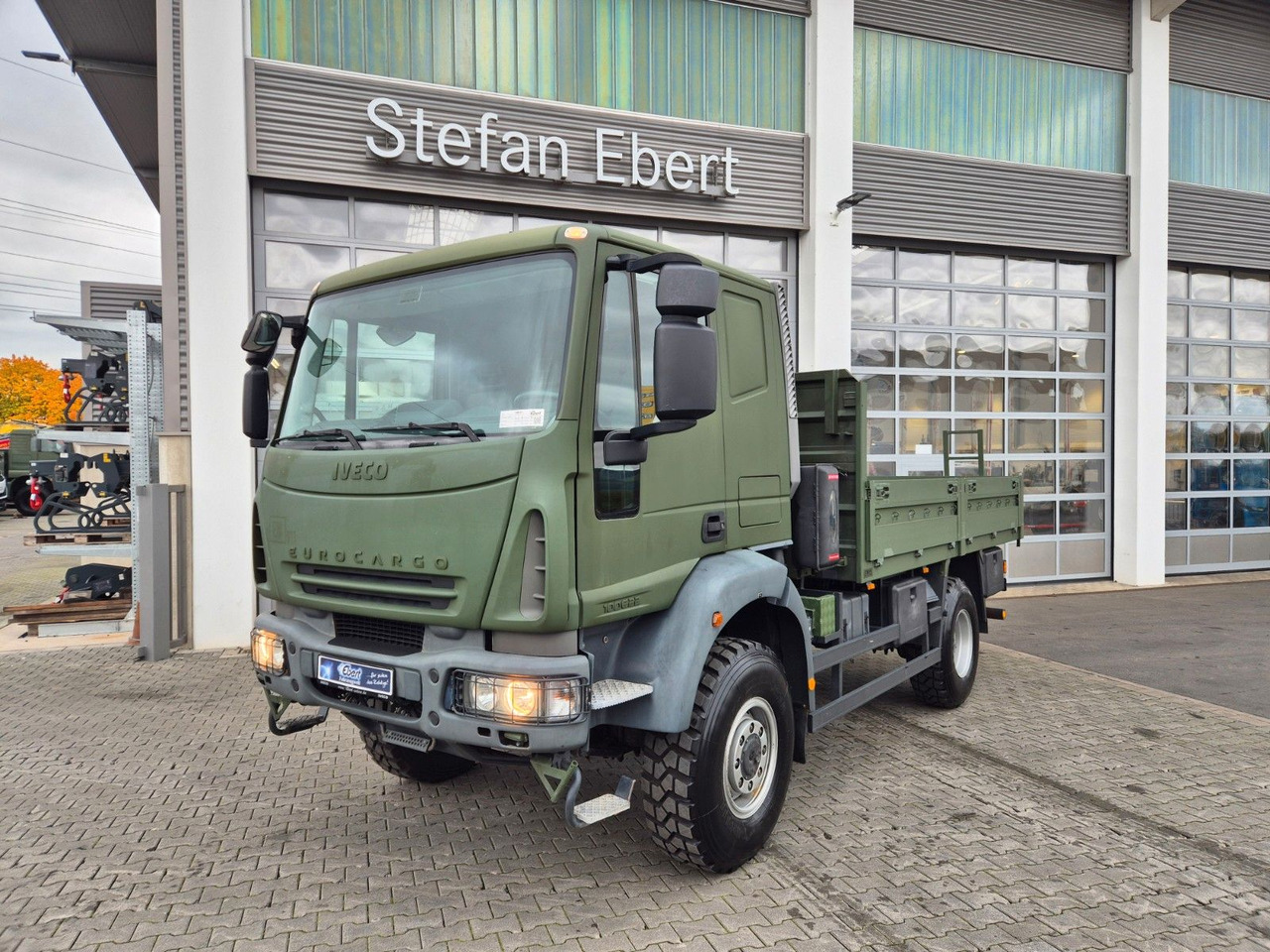 Iveco Eurocargo ML100E22WM-BW 4x4 Pritsche L-Haus Bett - شاحنات مسطحة: صور 3 Iveco Eurocargo ML100E22WM-BW 4x4 Pritsche L-Haus Bett - شاحنات مسطحة: صور 3