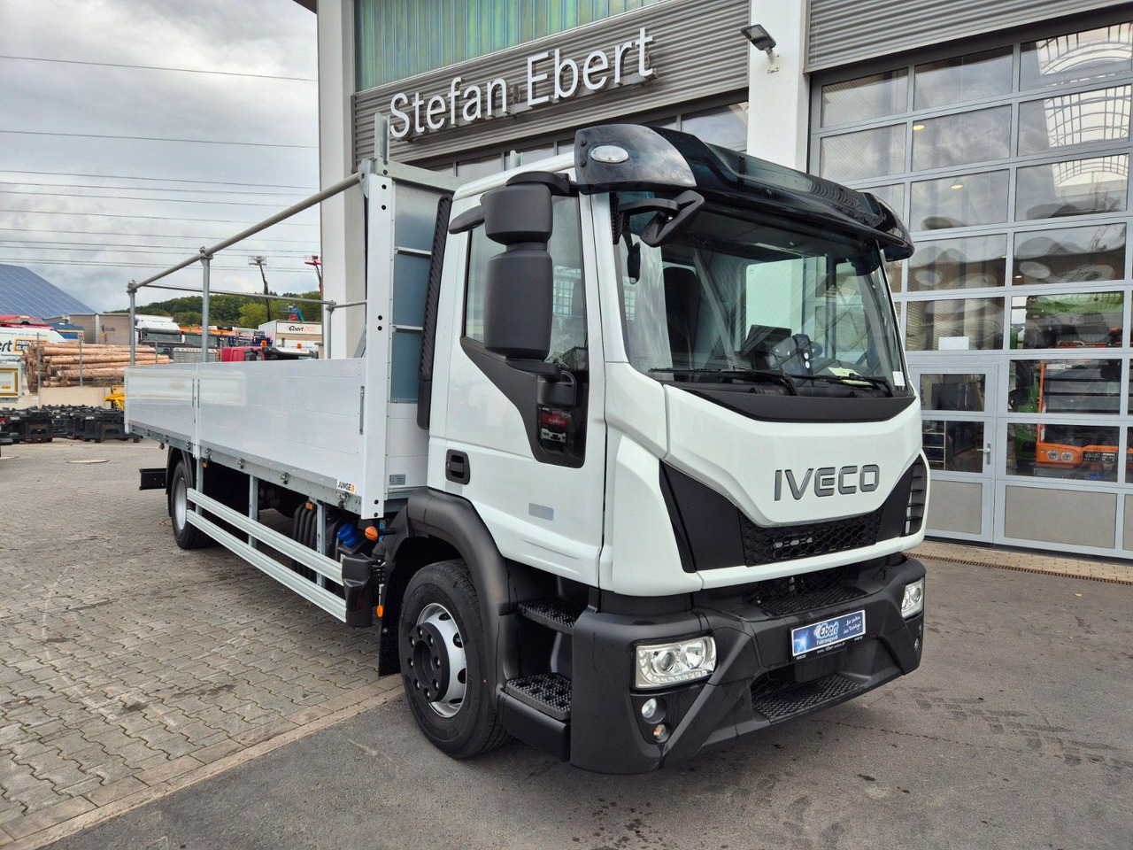 Iveco Eurocargo ML140E28/P Gerüstbau 3 Sitze AHK Klima - شاحنات مسطحة: صور 2 Iveco Eurocargo ML140E28/P Gerüstbau 3 Sitze AHK Klima - شاحنات مسطحة: صور 2