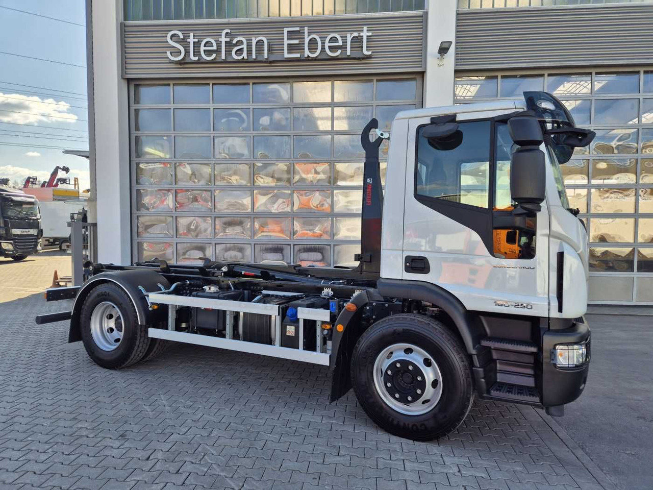 Iveco Eurocargo ML160E25/P HIAB Multilift XR10S4150 - شاحنة ذات الخطاف: صور 3 Iveco Eurocargo ML160E25/P HIAB Multilift XR10S4150 - شاحنة ذات الخطاف: صور 3