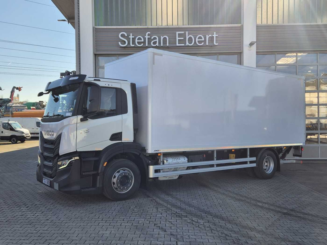 Iveco S-Way AD190S40/P Junge AHK LBW 2.000kg - بصندوق مغلق شاحنة: صور 3 Iveco S-Way AD190S40/P Junge AHK LBW 2.000kg - بصندوق مغلق شاحنة: صور 3