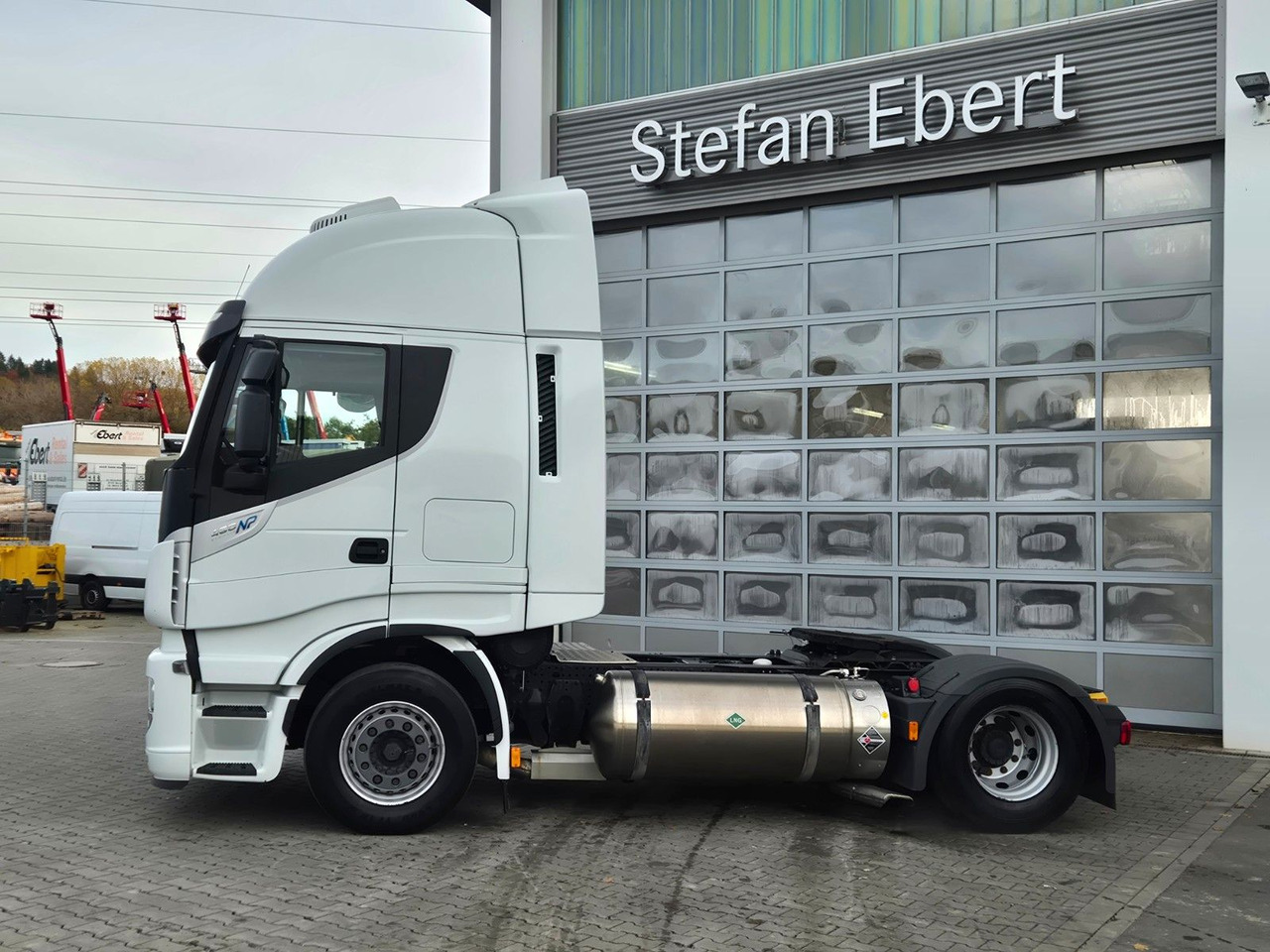 Iveco Stralis 460NP LNG Standklima Xenon 3 Stück - شاحنة جرار: صور 5 Iveco Stralis 460NP LNG Standklima Xenon 3 Stück - شاحنة جرار: صور 5