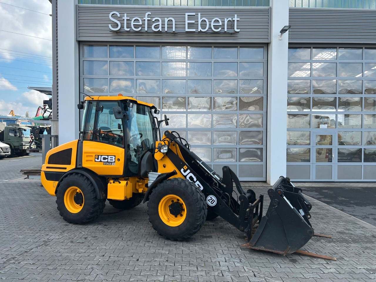 JCB 407 SV / nur 268h! / Klappschaufel & Gabel - اللودر بعجل: صور 1 JCB 407 SV / nur 268h! / Klappschaufel & Gabel - اللودر بعجل: صور 1