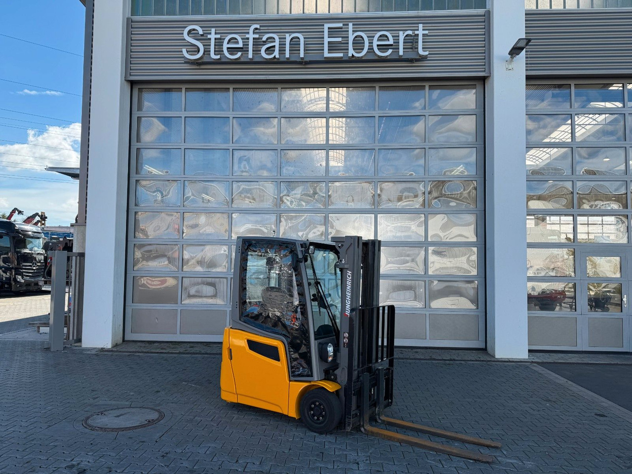 Jungheinrich EFG 215 / Triplex: 4.25m! / SS / nur 2.865h! - رافعة شوكية كهربائية: صور 1 Jungheinrich EFG 215 / Triplex: 4.25m! / SS / nur 2.865h! - رافعة شوكية كهربائية: صور 1