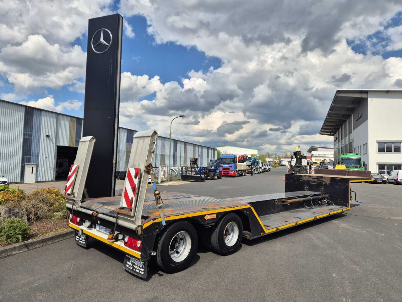 LinTrailers S2A 14 LSDN Teleskopierbar BPW-Achsen 57.000km - عربة مسطحة منخفضة نصف مقطورة: صور 1 LinTrailers S2A 14 LSDN Teleskopierbar BPW-Achsen 57.000km - عربة مسطحة منخفضة نصف مقطورة: صور 1
