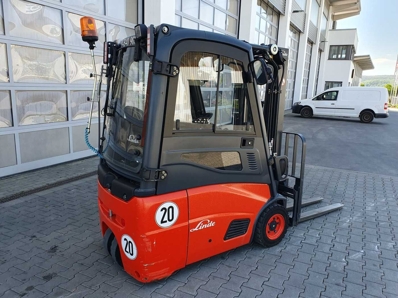 Linde E14 - 01 / Triplex: 4.10m! / SS / nur 1.003h! - رافعة شوكية كهربائية: صور 3 Linde E14 - 01 / Triplex: 4.10m! / SS / nur 1.003h! - رافعة شوكية كهربائية: صور 3