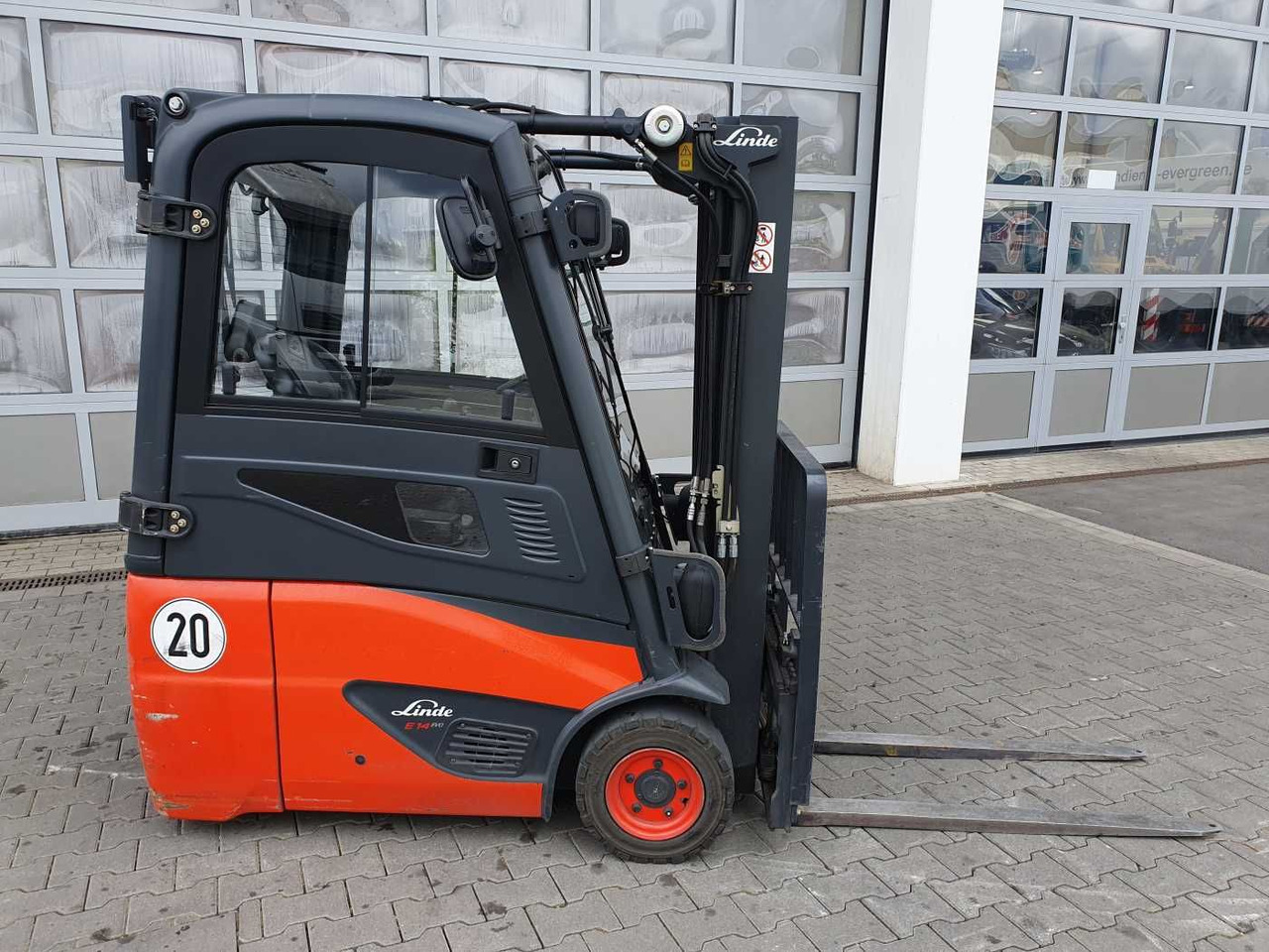 Linde E14 - 02 / Triplex: 4.00m! / SS / nur 1.777h! - رافعة شوكية كهربائية: صور 2 Linde E14 - 02 / Triplex: 4.00m! / SS / nur 1.777h! - رافعة شوكية كهربائية: صور 2