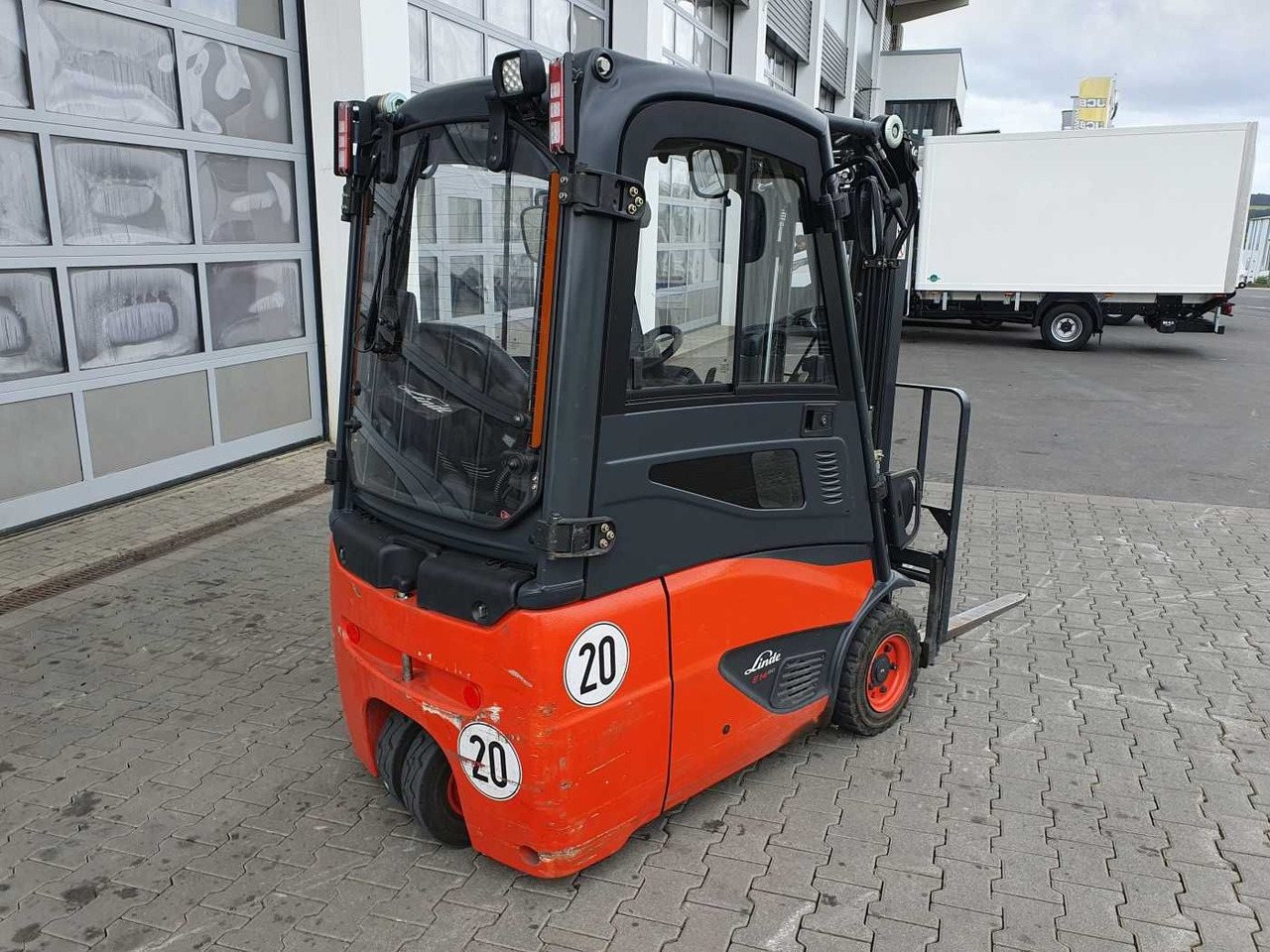 Linde E14 - 02 / Triplex: 4.00m! / SS / nur 2.119h! - رافعة شوكية كهربائية: صور 4 Linde E14 - 02 / Triplex: 4.00m! / SS / nur 2.119h! - رافعة شوكية كهربائية: صور 4