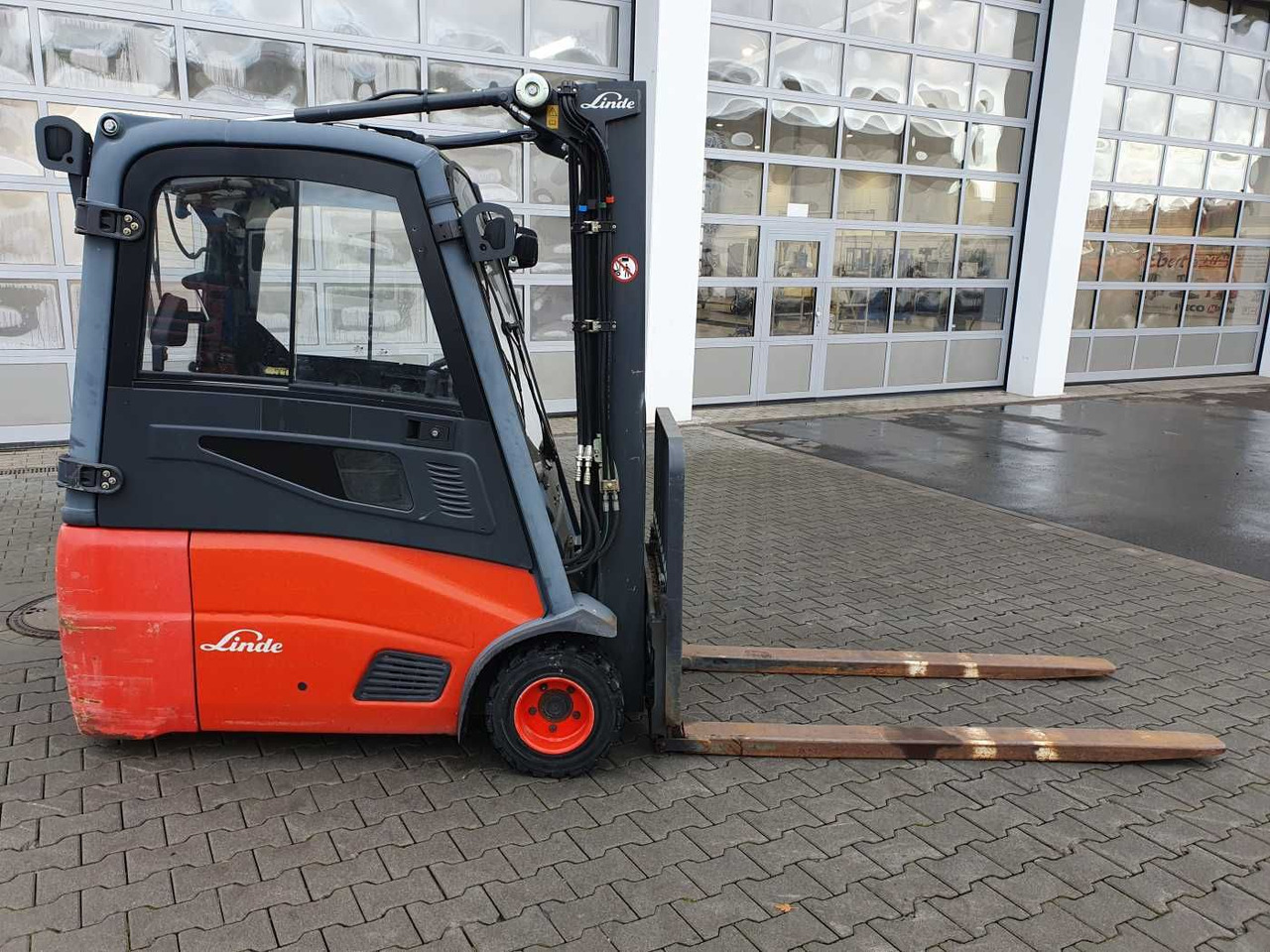 Linde E18 - 01 / Triplex: 4.50m! / SS / nur 5.672h! - رافعة شوكية كهربائية: صور 3 Linde E18 - 01 / Triplex: 4.50m! / SS / nur 5.672h! - رافعة شوكية كهربائية: صور 3