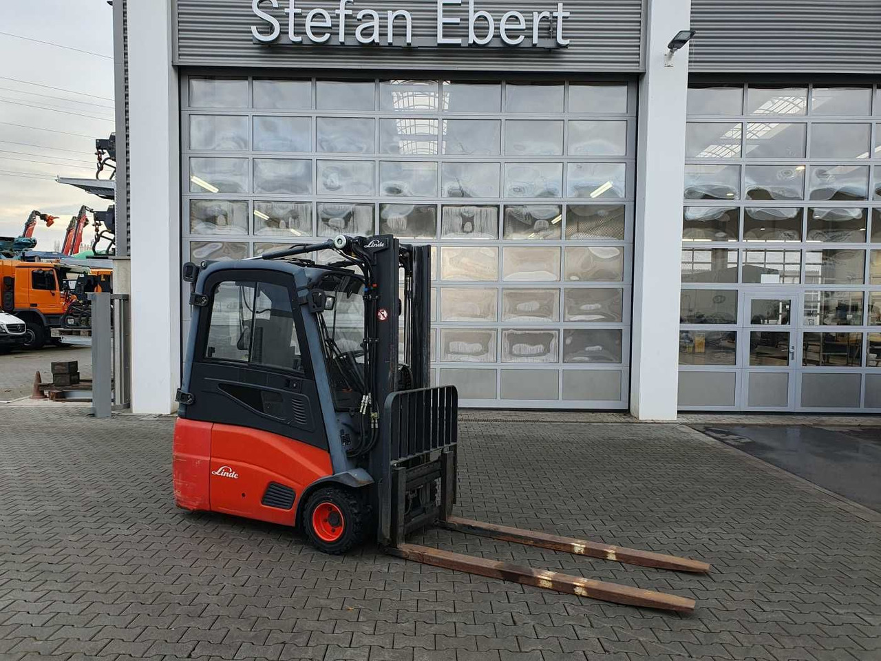 Linde E18 - 01 / Triplex: 4.50m! / SS / nur 5.672h! - رافعة شوكية كهربائية: صور 1 Linde E18 - 01 / Triplex: 4.50m! / SS / nur 5.672h! - رافعة شوكية كهربائية: صور 1