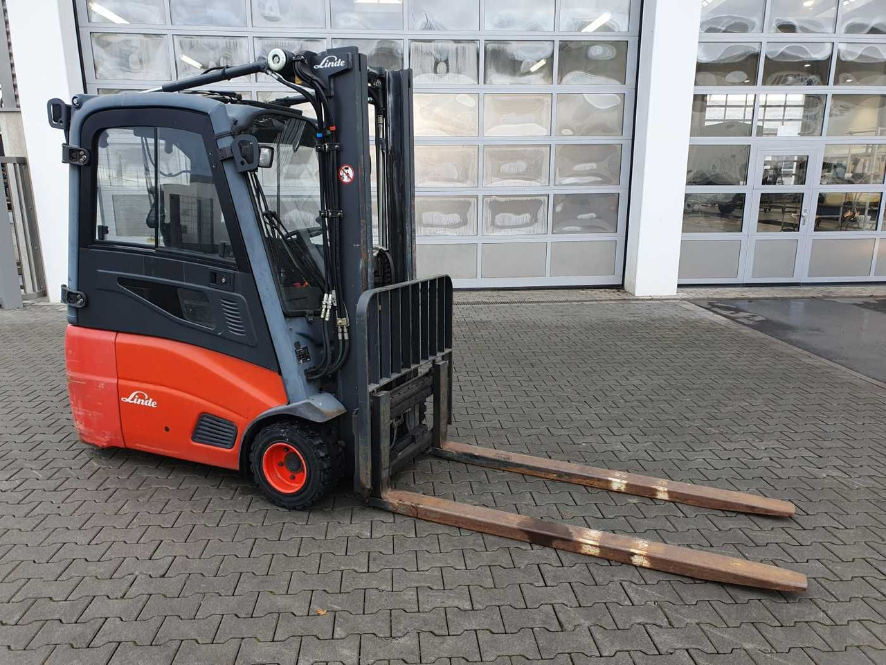 Linde E18 - 01 / Triplex: 4.50m! / SS / nur 5.672h! - رافعة شوكية كهربائية: صور 2 Linde E18 - 01 / Triplex: 4.50m! / SS / nur 5.672h! - رافعة شوكية كهربائية: صور 2