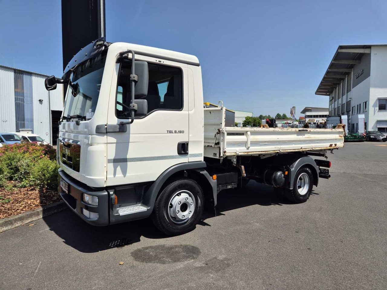 MAN TGL 8.180 4x2 BB Meiller Kipper 2x AHK 3 Sitze - قلاب صغير: صور 4 MAN TGL 8.180 4x2 BB Meiller Kipper 2x AHK 3 Sitze - قلاب صغير: صور 4