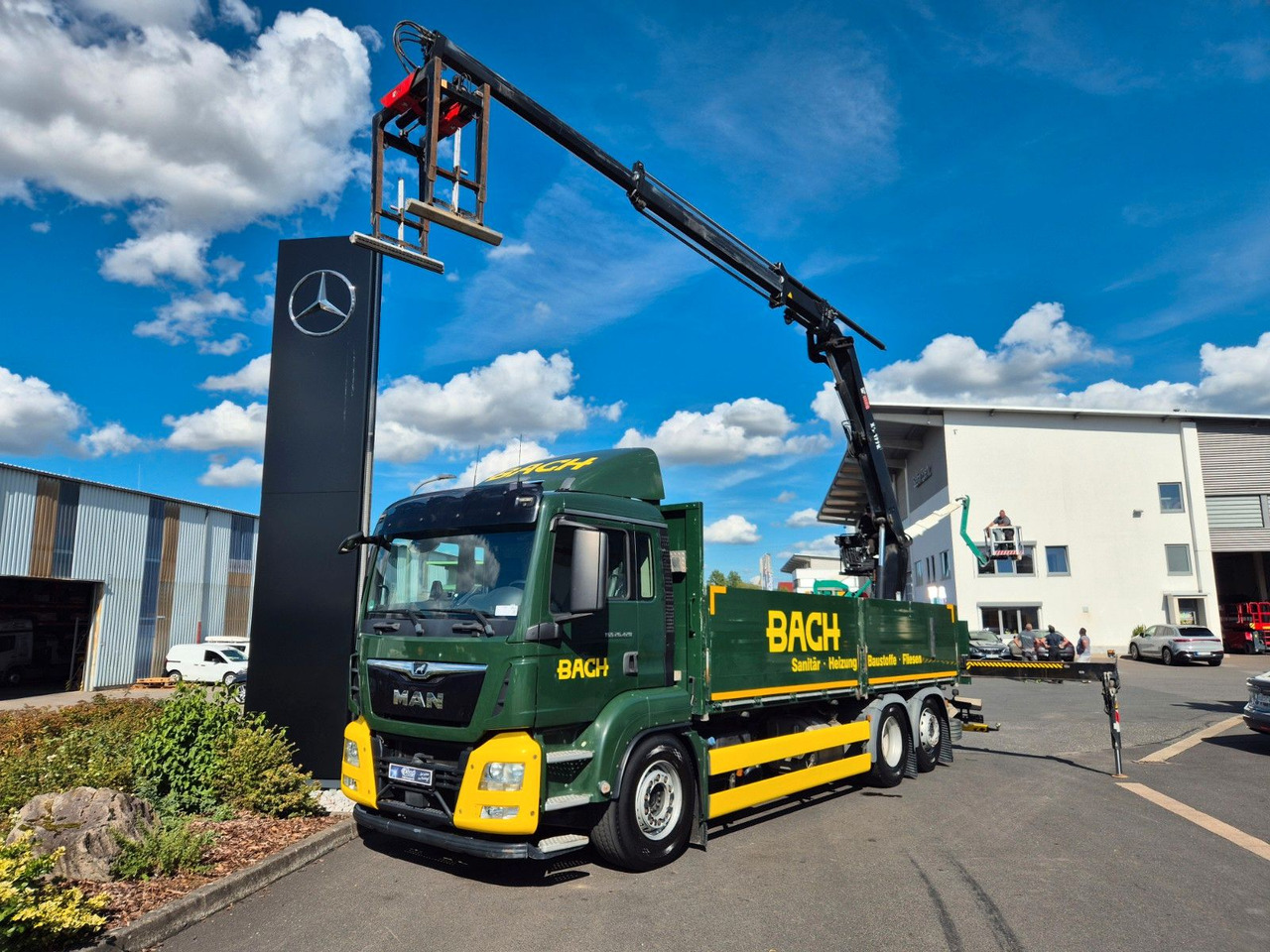 MAN TGS 26.420 6x2-4 LL Hiab 177K PRO 2 Stück - شاحنة كرين: صور 1 MAN TGS 26.420 6x2-4 LL Hiab 177K PRO 2 Stück - شاحنة كرين: صور 1