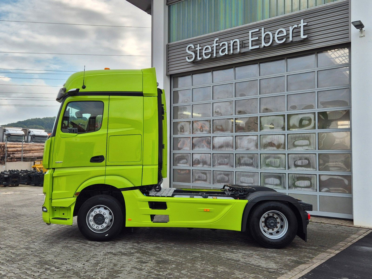 Mercedes-Benz Actros 1851 LS Öl-Retarder Standklima Mirror Big - شاحنة جرار: صور 5 Mercedes-Benz Actros 1851 LS Öl-Retarder Standklima Mirror Big - شاحنة جرار: صور 5