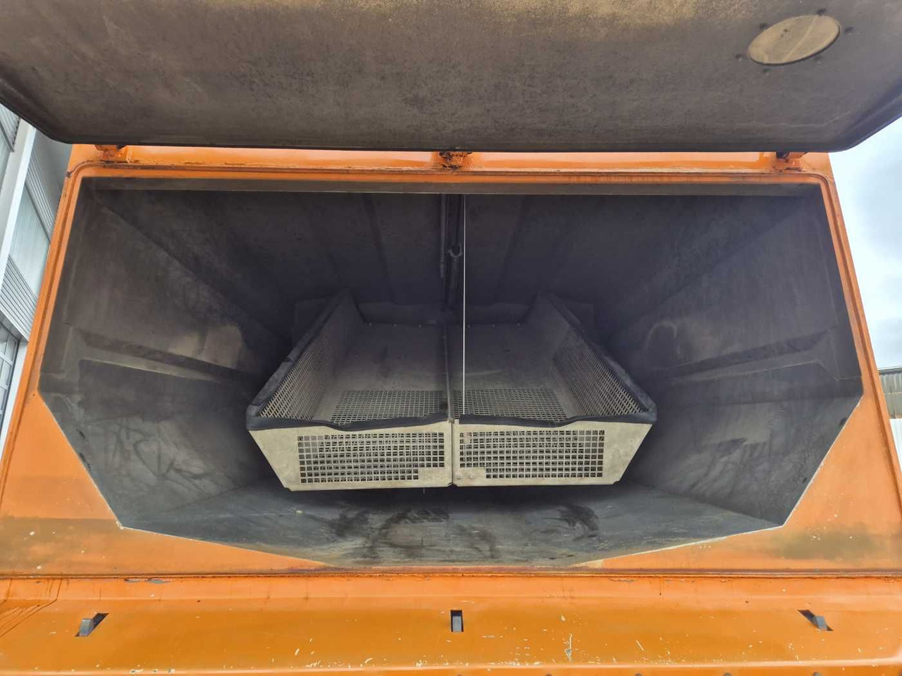 Mercedes-Benz Actros 2032 A 4x4 Bucher STKF 9500 Airport 30x إيجار Mercedes-Benz Actros 2032 A 4x4 Bucher STKF 9500 Airport 30x: صور 8