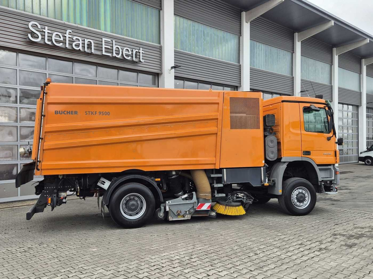 Mercedes-Benz Actros 2032 A 4x4 Bucher STKF 9500 Airport 30x إيجار Mercedes-Benz Actros 2032 A 4x4 Bucher STKF 9500 Airport 30x: صور 6