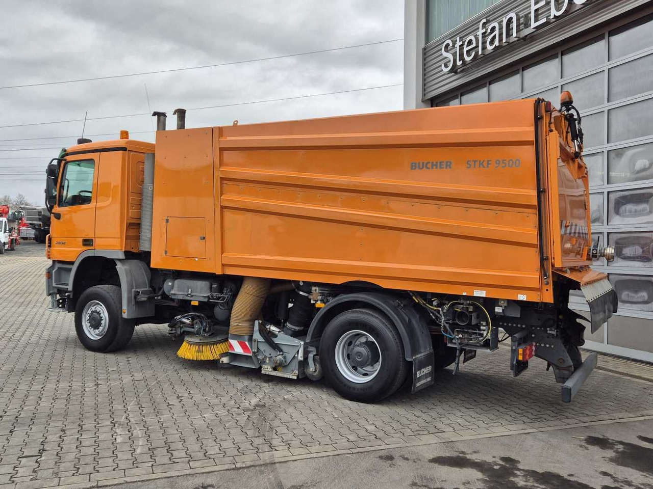 Mercedes-Benz Actros 2032 A 4x4 Bucher STKF 9500 Airport 30x إيجار Mercedes-Benz Actros 2032 A 4x4 Bucher STKF 9500 Airport 30x: صور 14